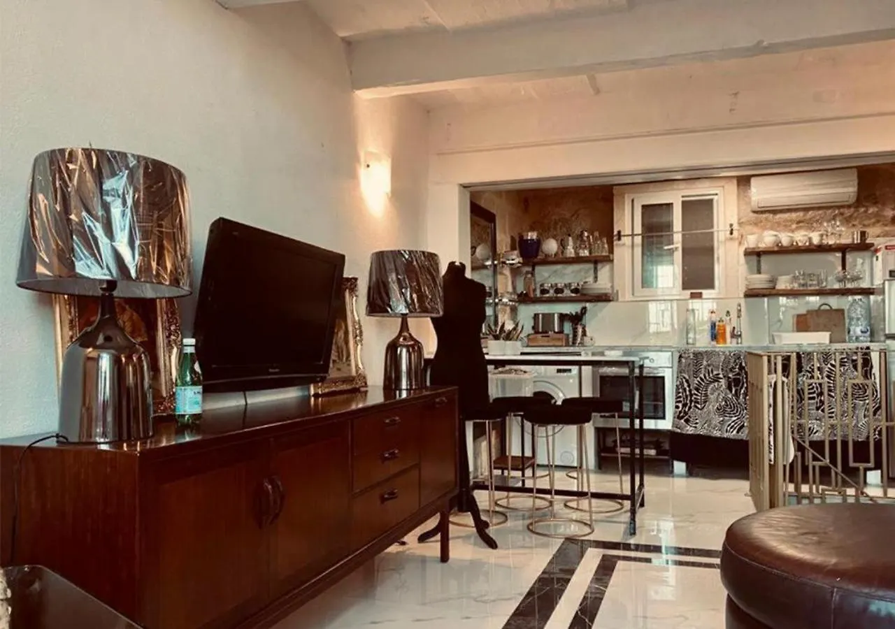 Charming Townhouse Prime Area Valletta Apartment Malta