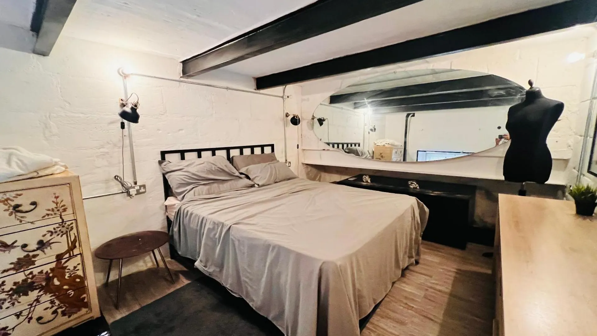 Charming Townhouse Prime Area Valletta Apartment