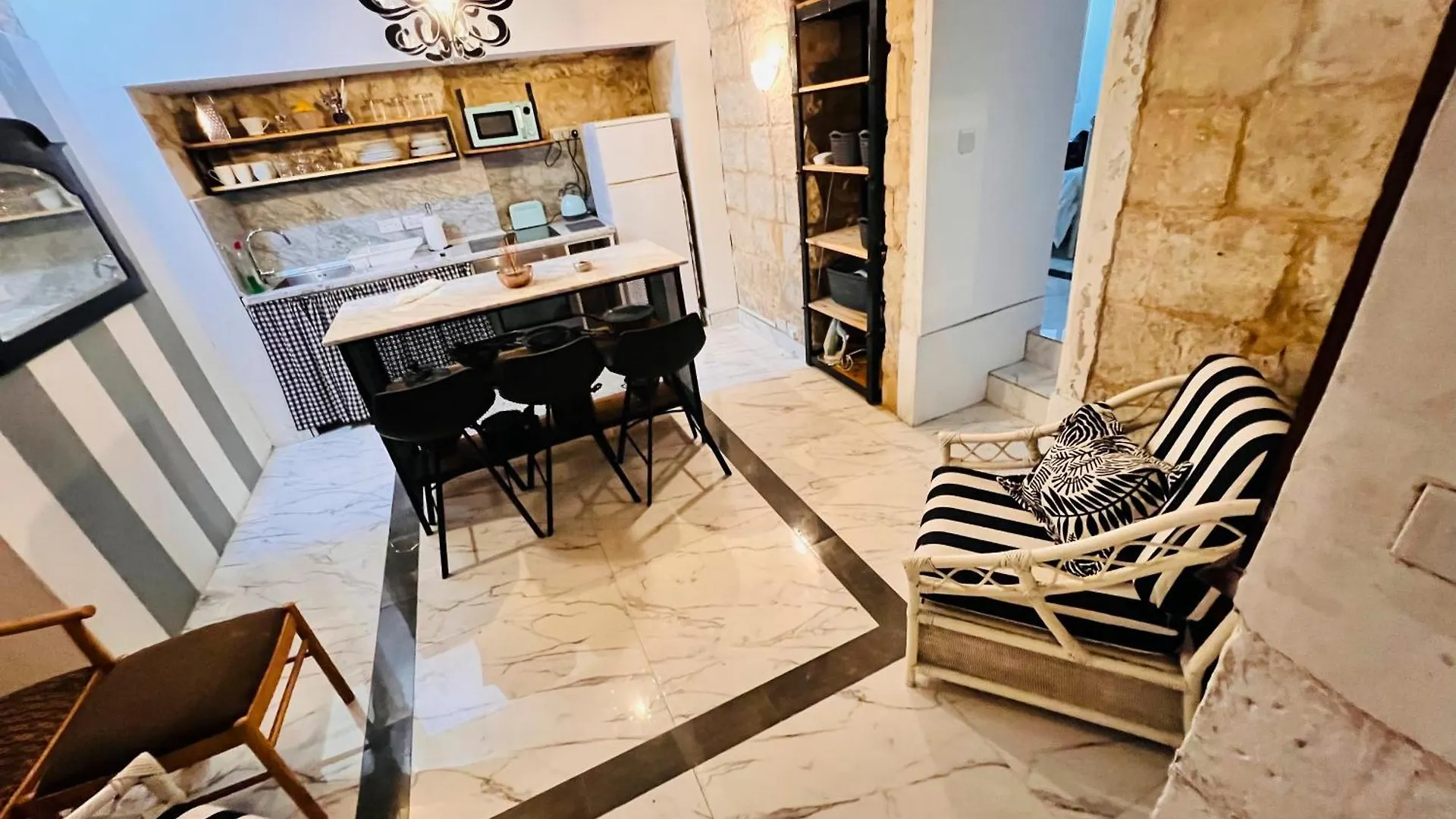 Charming Townhouse Prime Area Valletta Apartment Malta